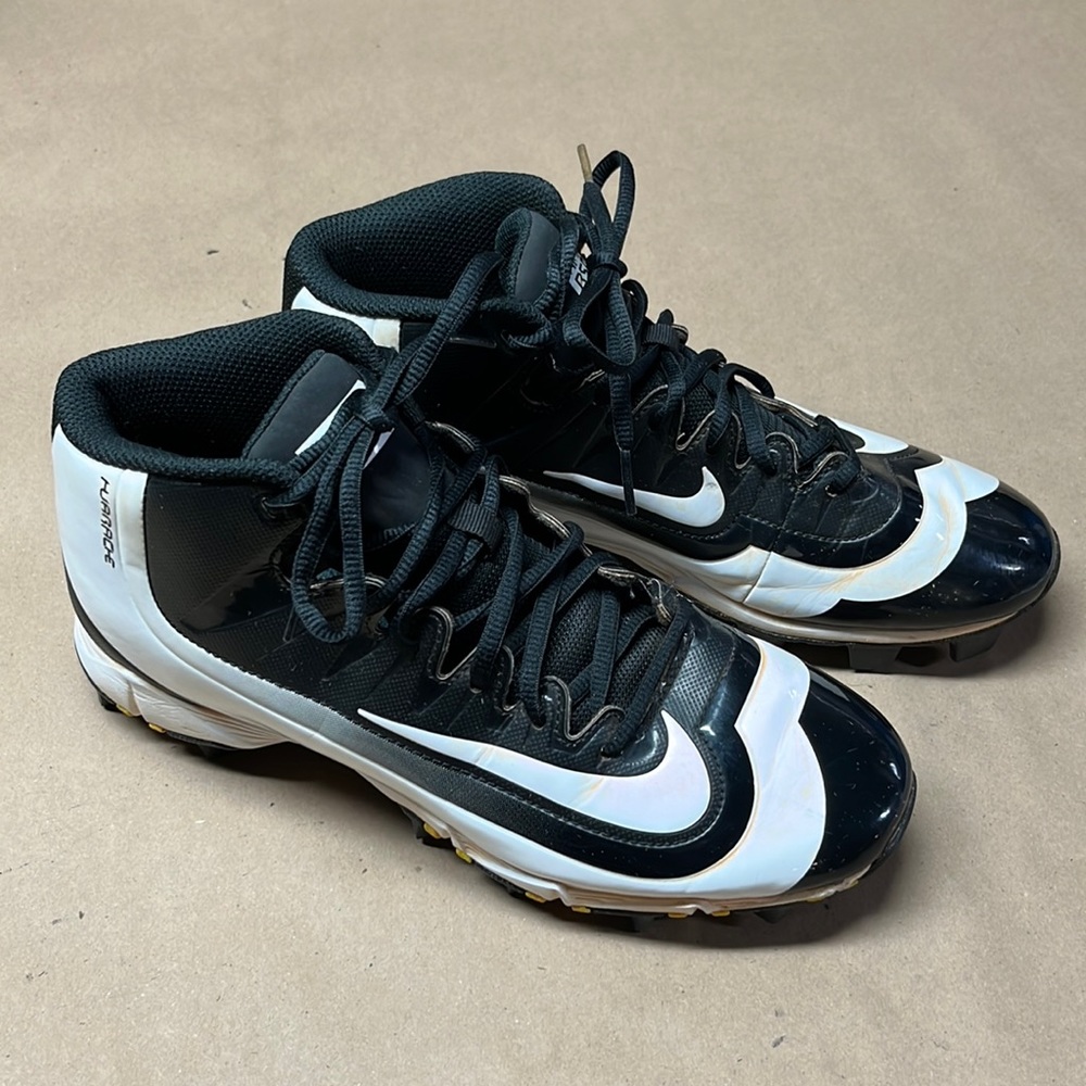 Shoes of baseball men size 7